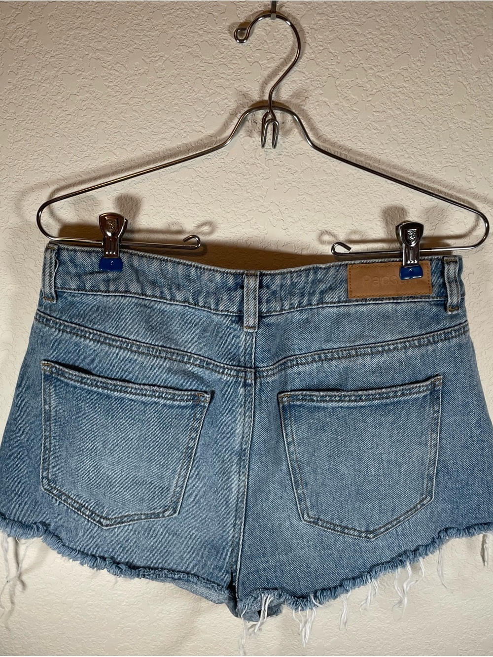 PacSun Mom Short Light Wash Distressed Denim Cutoff Shorts Size 29 - Picture 7 of 9